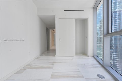 Condo in Miami, Florida, 3 bedrooms  № 1358745 - photo 26
