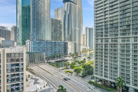 Condo in Miami, Florida, 3 bedrooms  № 1888877 - photo 13