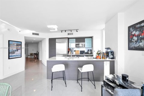 Condo in Miami, Florida, 3 bedrooms  № 1888877 - photo 8