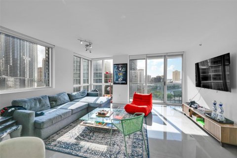 Condo in Miami, Florida, 3 bedrooms  № 1888877 - photo 2