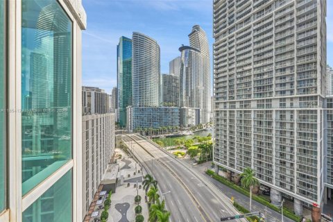 Condo in Miami, Florida, 3 bedrooms  № 1888877 - photo 12