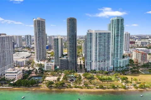 Condominio en venta en Miami, Florida, 2 dormitorios, 116.78 m2 № 1972822 - foto 23