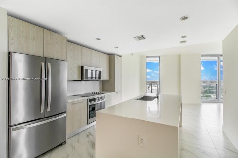 Condo in Sunrise, Florida, 3 bedrooms  № 1872332 - photo 9
