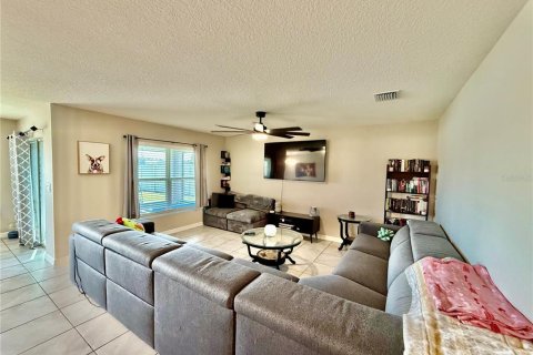 Casa en alquiler en Wimauma, Florida, 3 dormitorios, 155.7 m2 № 1902236 - foto 5