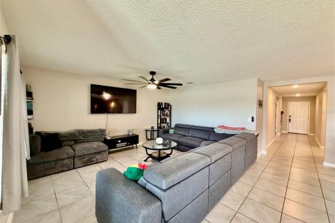 Casa en alquiler en Wimauma, Florida, 3 dormitorios, 155.7 m2 № 1902236 - foto 9