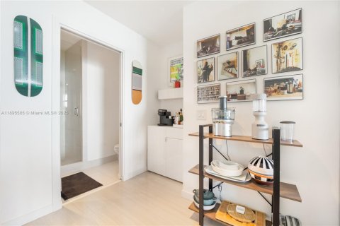 Copropriété à vendre à Miami, Floride: 1 chambre, 87.33 m2 № 1949990 - photo 8