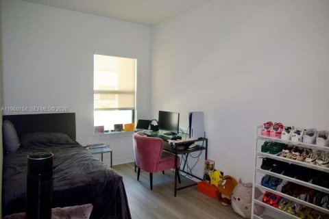 Townhouse in Plantation, Florida 3 bedrooms, 151.15 sq.m. № 2020130 - photo 13