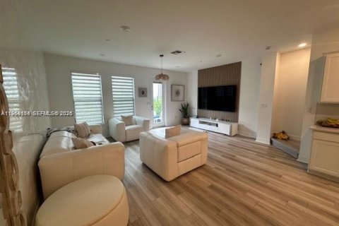 Townhouse in Plantation, Florida 3 bedrooms, 151.15 sq.m. № 2020130 - photo 3