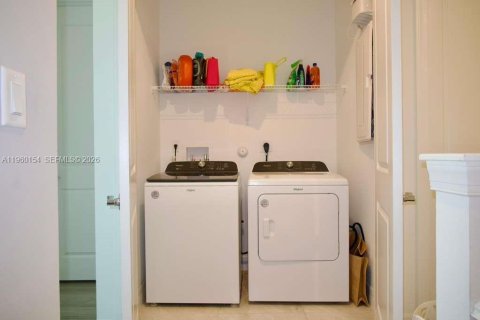 Townhouse in Plantation, Florida 3 bedrooms, 151.15 sq.m. № 2020130 - photo 19