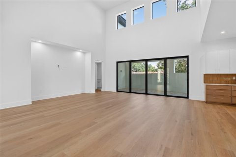 Купить виллу или дом в Тампа, Флорида 15 комнат, 443.24м2, № 2133423 - фото 11