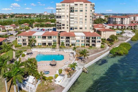 Copropriété à vendre à Saint Petersburg, Floride: 2 chambres, 106.84 m2 № 2389437 - photo 2