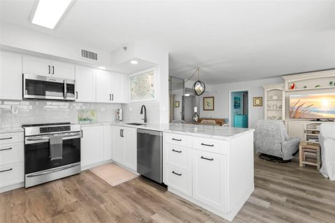 Copropriété à vendre à Saint Petersburg, Floride: 2 chambres, 106.84 m2 № 2389437 - photo 13