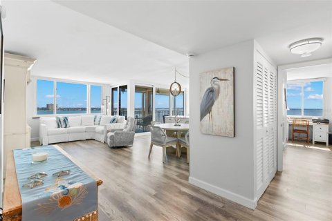 Copropriété à vendre à Saint Petersburg, Floride: 2 chambres, 106.84 m2 № 2389437 - photo 4