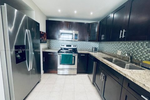 Condo in Aventura, Florida, 2 bedrooms  № 1699189 - photo 19