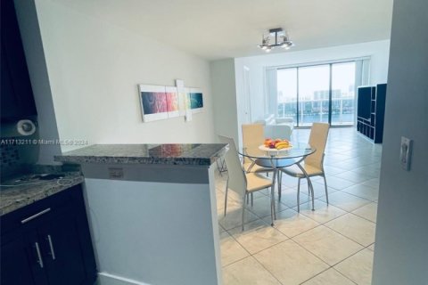 Condo in Aventura, Florida, 2 bedrooms  № 1699189 - photo 22