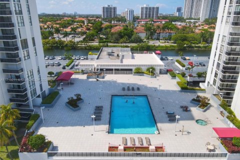 Condo in Aventura, Florida, 2 bedrooms  № 1699189 - photo 17