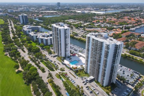 Condo in Aventura, Florida, 2 bedrooms  № 1699189 - photo 4