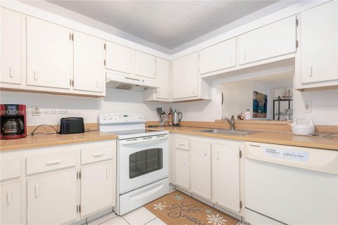 Condo à Lauderdale Lakes, Floride, 2 chambres  № 2013009