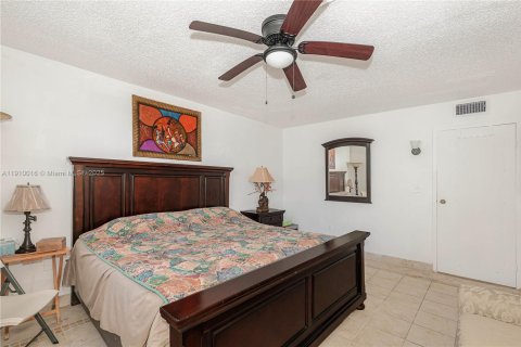 Copropriété à vendre à Lauderdale Lakes, Floride: 2 chambres, 93.83 m2 № 2013009 - photo 16