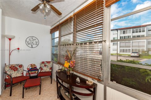 Copropriété à vendre à Lauderdale Lakes, Floride: 2 chambres, 93.83 m2 № 2013009 - photo 14