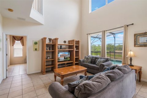 House in Davenport, Florida 7 bedrooms, 257.43 sq.m. № 1653969 - photo 8
