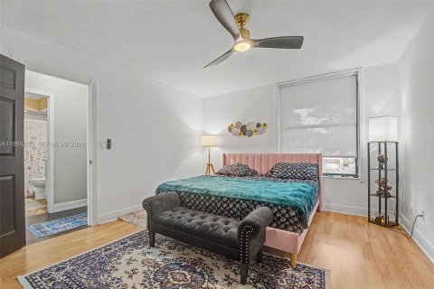 Touwnhouse à vendre à Miami, Floride: 2 chambres, 128.02 m2 № 2059627 - photo 17