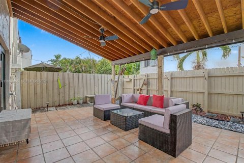 Touwnhouse à vendre à Miami, Floride: 2 chambres, 128.02 m2 № 2059627 - photo 21