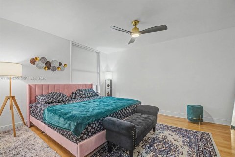 Touwnhouse à vendre à Miami, Floride: 2 chambres, 128.02 m2 № 2059627 - photo 15
