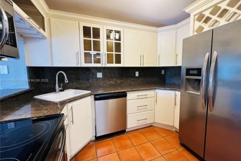 Купить кондоминиум в Майами, Флорида 1 спальня, 65.96м2, № 1775895 - фото 8