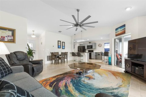 Casa en venta en Palm Coast, Florida, 3 dormitorios, 122.17 m2 № 1434455 - foto 9