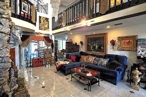 Condo in Lutz, Florida, 5 bedrooms  № 2388344 - photo 18
