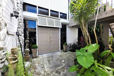 Condo in Lutz, Florida, 5 bedrooms  № 2388344 - photo 5