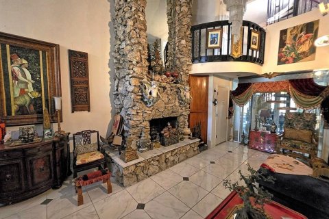 Condo in Lutz, Florida, 5 bedrooms  № 2388344 - photo 19