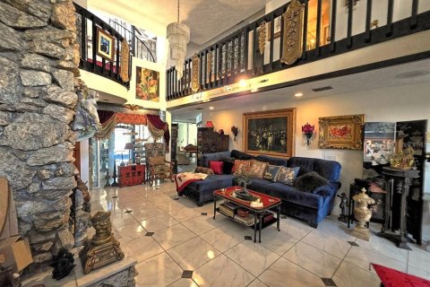 Condo in Lutz, Florida, 5 bedrooms  № 2388344 - photo 14