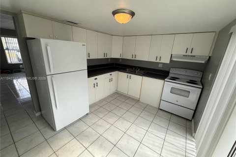 Touwnhouse à louer à Homestead, Floride: 2 chambres, 88.26 m2 № 2000129 - photo 3