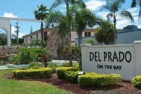 Condo à Aventura, Floride, 2 chambres  № 2038782