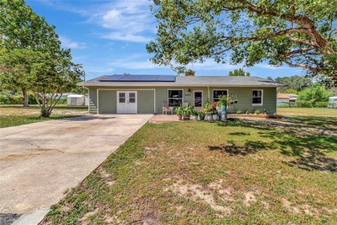 House in Fruitland Park, Florida 3 bedrooms, 150.5 sq.m. № 1870977 - photo 1