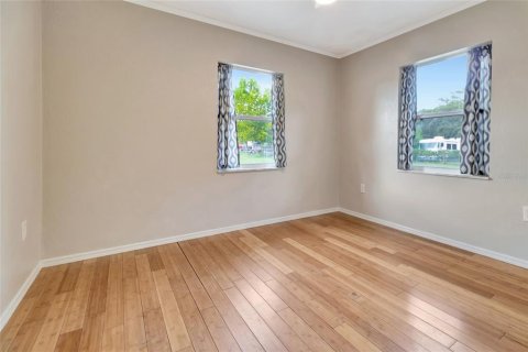 House in Fruitland Park, Florida 3 bedrooms, 150.5 sq.m. № 1870977 - photo 12