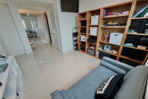 Купить кондоминиум в Санрайз, Флорида 2 спальни, 118.08м2, № 1988901 - фото 20