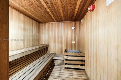 Купить кондоминиум в Санрайз, Флорида 2 спальни, 118.08м2, № 1988901 - фото 25