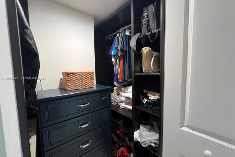 Купить кондоминиум в Санрайз, Флорида 2 спальни, 118.08м2, № 1988901 - фото 15