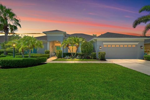 Villa ou maison à louer à Bradenton, Floride: 4 chambres, 235.88 m2 № 1872767 - photo 1