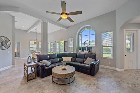 Villa ou maison à louer à Bradenton, Floride: 4 chambres, 235.88 m2 № 1872767 - photo 11