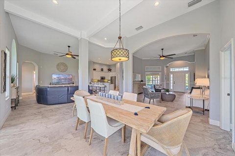 Villa ou maison à louer à Bradenton, Floride: 4 chambres, 235.88 m2 № 1872767 - photo 9