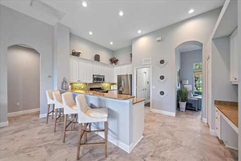 Villa ou maison à louer à Bradenton, Floride: 4 chambres, 235.88 m2 № 1872767 - photo 3