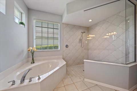 Villa ou maison à louer à Bradenton, Floride: 4 chambres, 235.88 m2 № 1872767 - photo 25