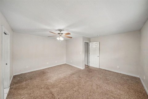 Villa ou maison à vendre à Tampa, Floride: 3 chambres, 137.96 m2 № 2291527 - photo 11