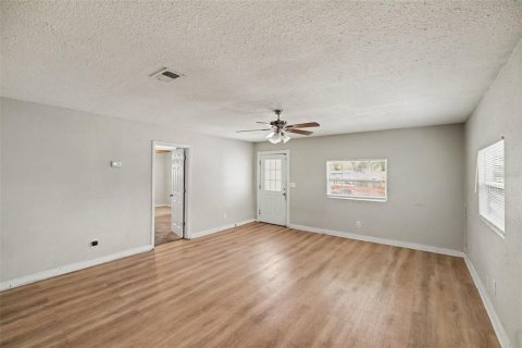 Villa ou maison à vendre à Tampa, Floride: 3 chambres, 137.96 m2 № 2291527 - photo 5