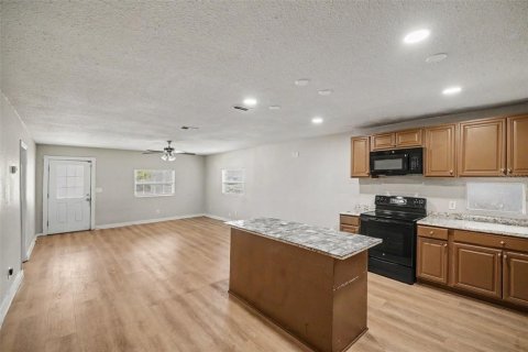 Villa ou maison à vendre à Tampa, Floride: 3 chambres, 137.96 m2 № 2291527 - photo 7