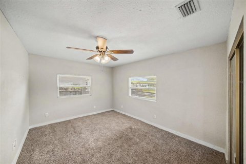 Villa ou maison à vendre à Tampa, Floride: 3 chambres, 137.96 m2 № 2291527 - photo 15